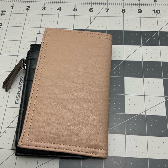 Jessica Simpson Beige Card Holder - Picture 6 of 9